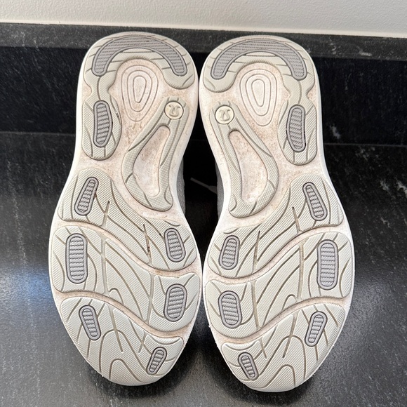 Lululemon Vpor Women’s Shoe 8 - Picture 8 of 10